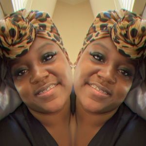 Meet your Posher, Kayla